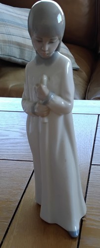 Nao lladro figurine - by,