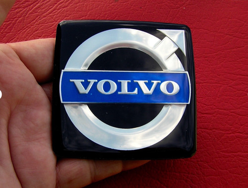 Volvo large 73mm - uk, badge