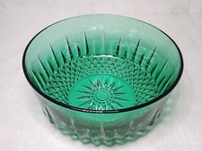 Vintage 1970 Arcoroc France cut diamond starburst emerald glass deep salad bowl.