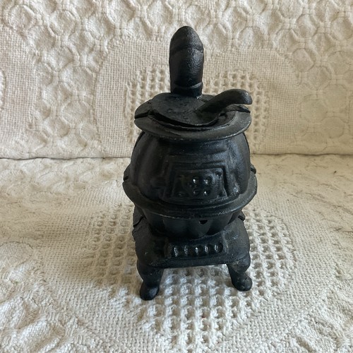 Vintage cast iron pot - vintage,