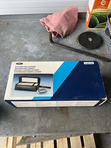 Ford nos cassette - cassette, box