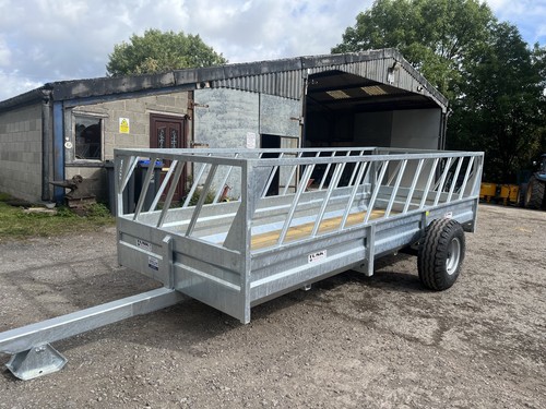 Tusk feed trailer cattle - tusk,
