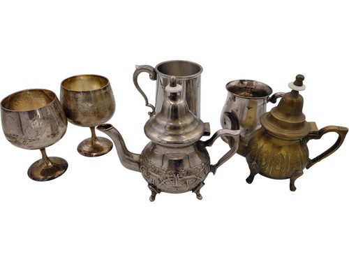 Vintage silver plate teapot - silver,