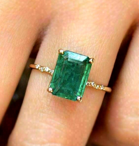 10ct emerald cut green - 2.10ct,