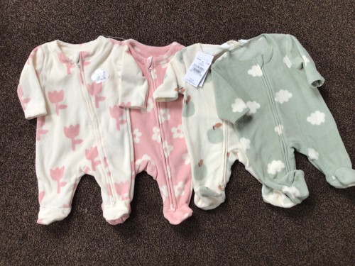 Bundle premature tiny baby