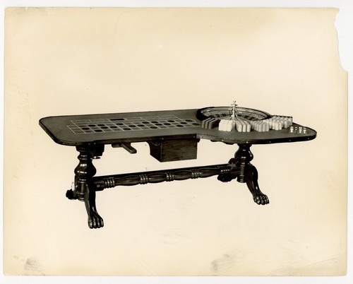 Vintage 8x10 roulette table - roulette,