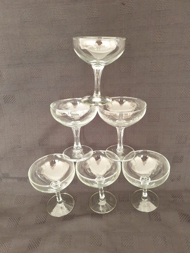 Vintage champagne coupes - vintage,