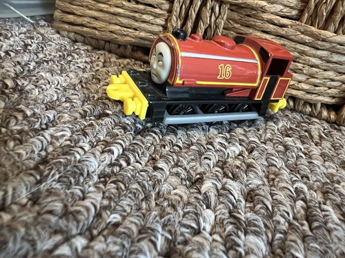 Sixteen ertl thomas the tank - ertl,
