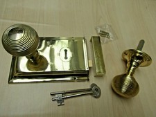 TRADITIONAL CLASSIC RETRO