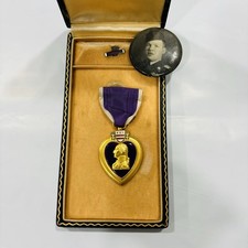 Original WW2 WWII Purple Heart Medal Pin Badge Ribbon Coffin Case & Photo Button
