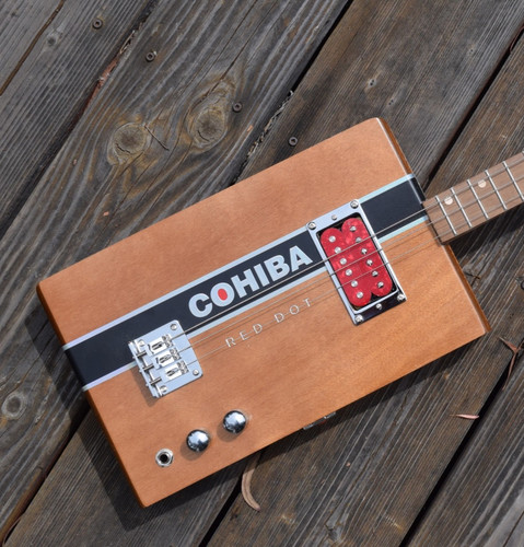 Cigar box guitar string - cigar, 3