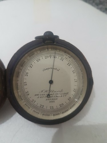Pocket barometer steward - j, h