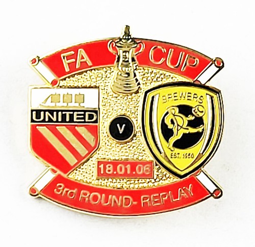 Manchester united football pin - manchester,