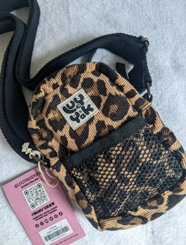 Bnwt lucy yak brady bag - yak,