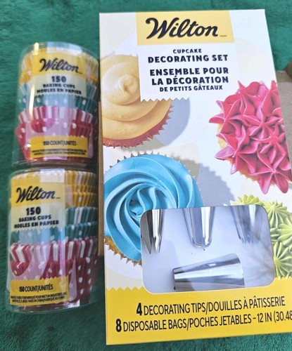 Wilton cupcakes decorating set - wilton,