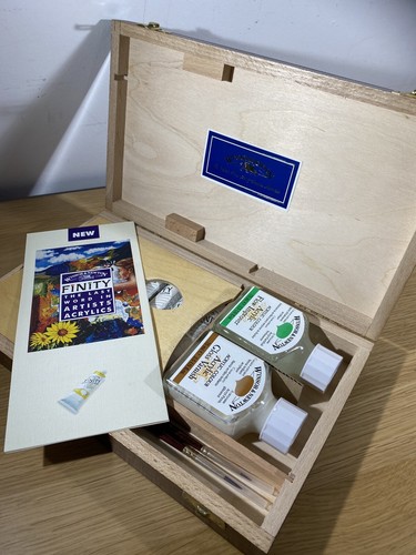 Winsor and newton acrylic - newton,