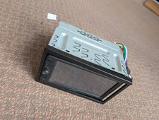 Sony XAV-AX1000 - read