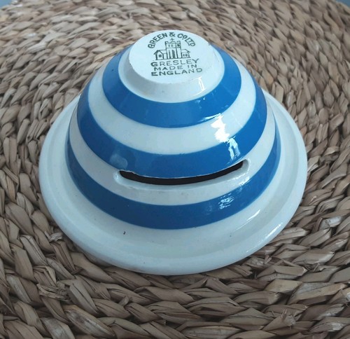 Green cornishware egg - g,
