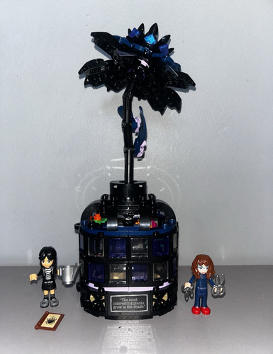 Lego wednesday black - lego, dahlia