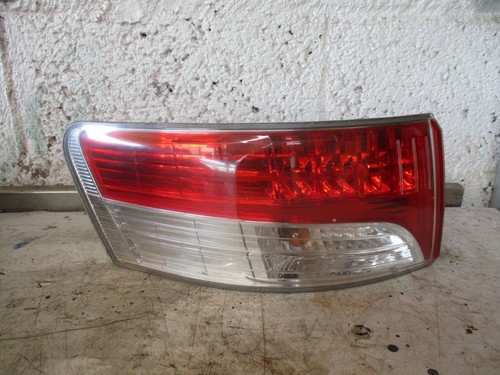 Toyota avensis left - tail, light