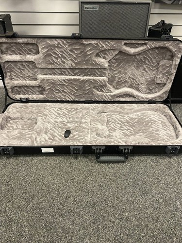 Used fender deluxe molded - used,