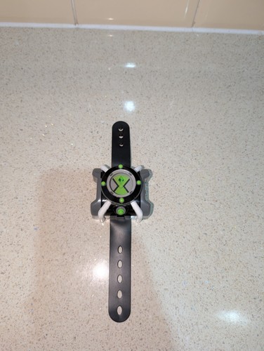 Ben omnitrix watch bandai - 10,