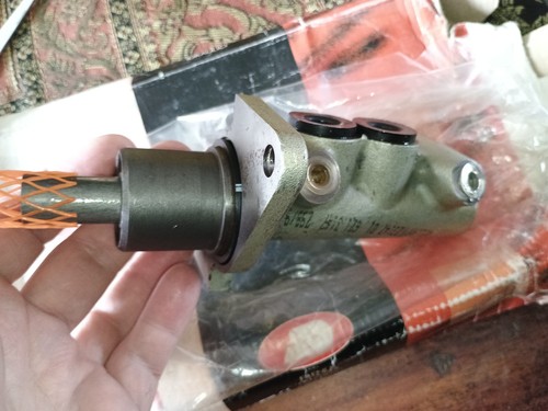 New brake master cylinder - new,