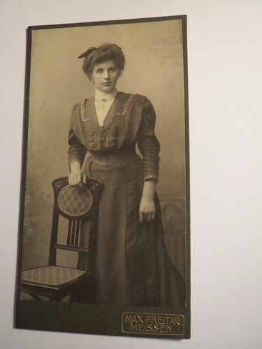 Meissen young woman standing - -,