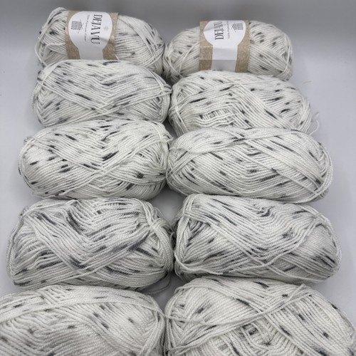 Beautiful knitting flecks