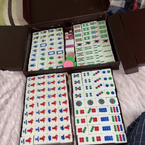 Mah jong set - in, case
