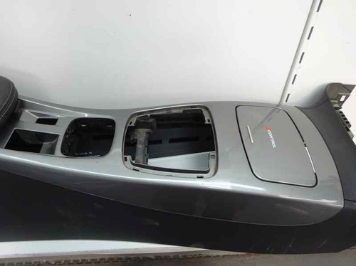 134708 center seat armrest