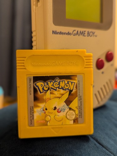 Pokemon yellow version - pokemon,