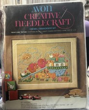 Vtg AVON Creative Needlecraft Crewel Embroidery Noah’s Ark Picture Kit  18x24”