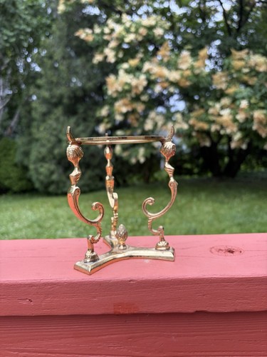 Vtg leg brass - 3-leg,