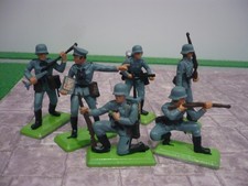 BRITAINS DEETAIL WW2 FULL SET