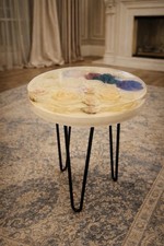 Floral resin side - side, table