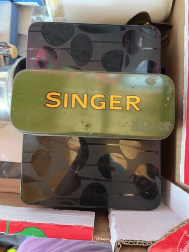 Vintage singer sewing machine - singer,
