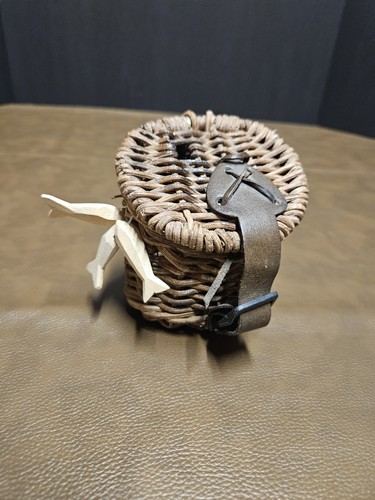 Fishing wicker miniature creel