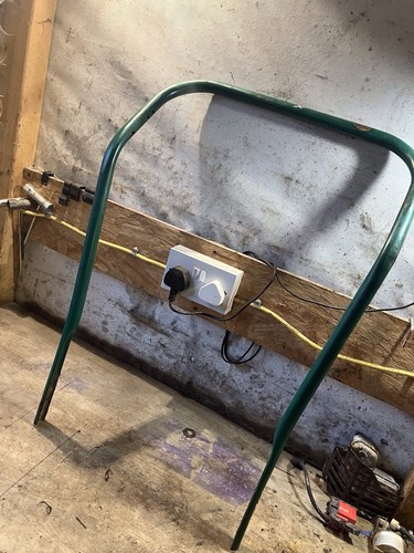 Upper handlebar qualcast - handlebar,,