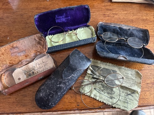 Pairs antique gold - antique, eye