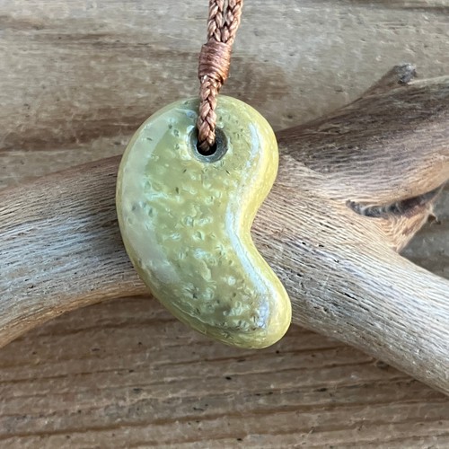 Japanese magatama korean gogok - magatama,