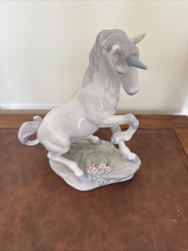 Lladro priviledge 2002 unicorn - priviledge,