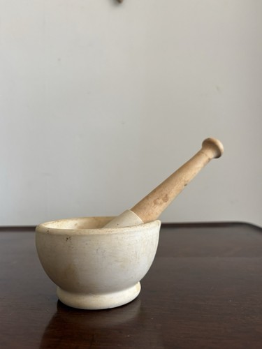 Small porcelain pestle and - porcelain,