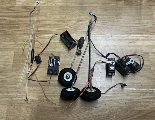 Sanwa srm 102 - 3, servo