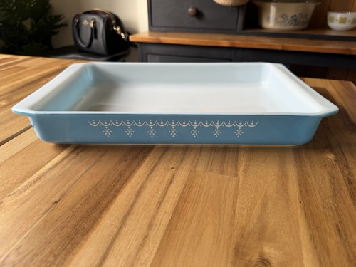 Vintage pyrex blue snowflake - blue,