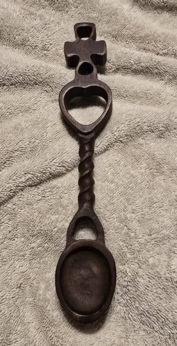 Vintage wood hand carved - vintage,
