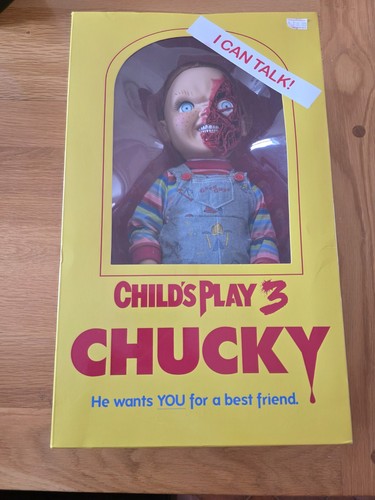 Mezco chucky doll - chucky, child's