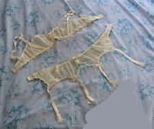 Agent Provocateur 36B Ivory Lace Underwired Bra - off white & Suspender Belt