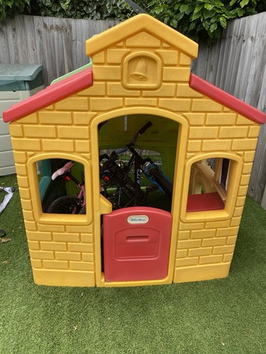 Little tikes playhouse - playhouse, half