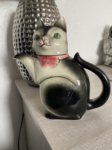 Vintage cat tea pot - cat,